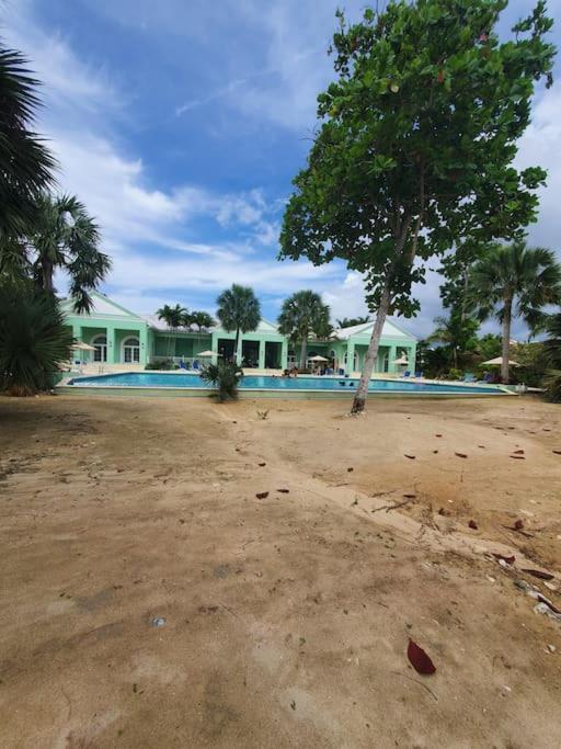 הוילה Orange Bay Townhouse By The Bay, Little Bay Country Club ,Negril מראה חיצוני תמונה