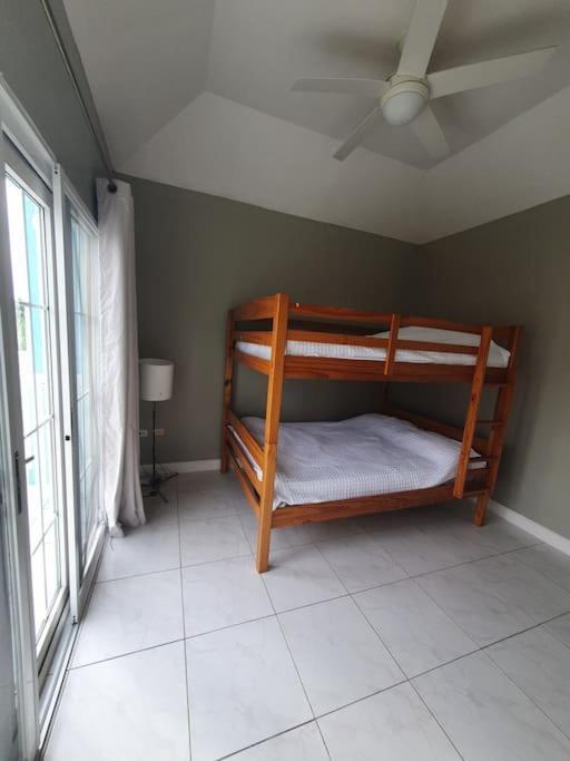 הוילה Orange Bay Townhouse By The Bay, Little Bay Country Club ,Negril מראה חיצוני תמונה