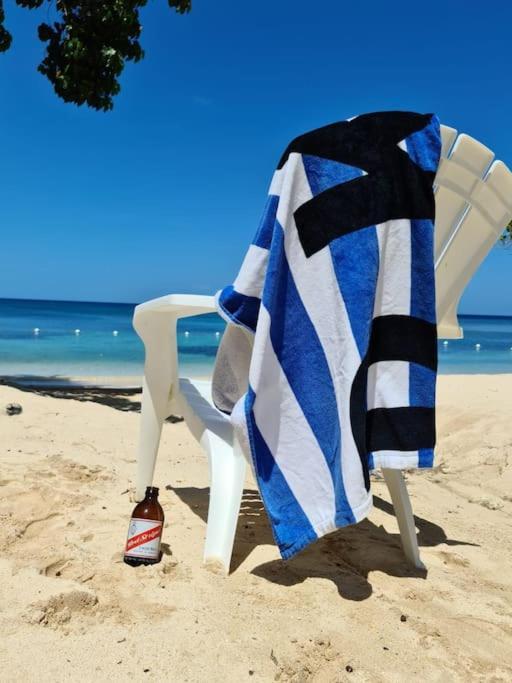 הוילה Orange Bay Townhouse By The Bay, Little Bay Country Club ,Negril מראה חיצוני תמונה