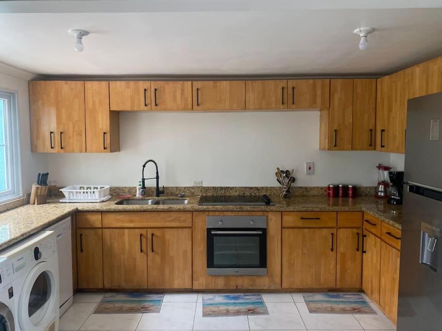 הוילה Orange Bay Townhouse By The Bay, Little Bay Country Club ,Negril מראה חיצוני תמונה