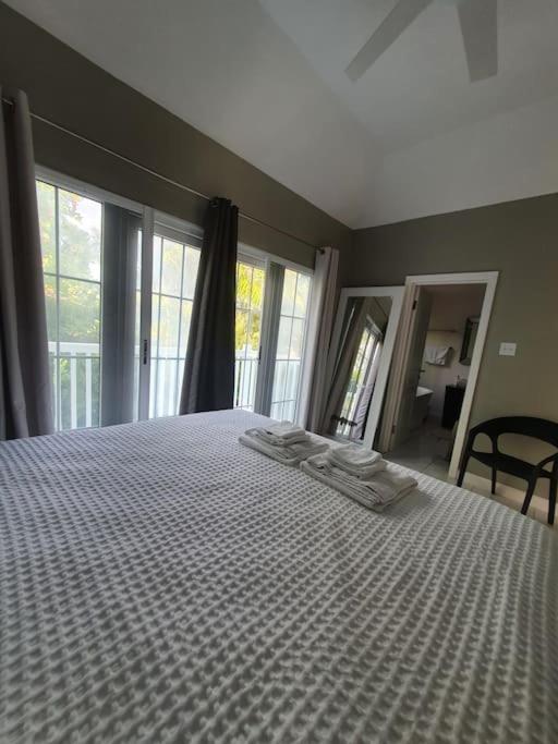 הוילה Orange Bay Townhouse By The Bay, Little Bay Country Club ,Negril מראה חיצוני תמונה